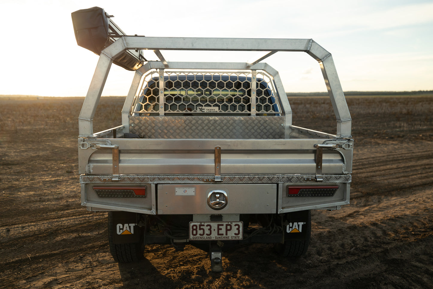 Heavy-Duty Alloy Tray – Dual Cab Utes | 5mm Folded Floor | 900mm Trundle | Under-Tray Boxes | 95L Water System