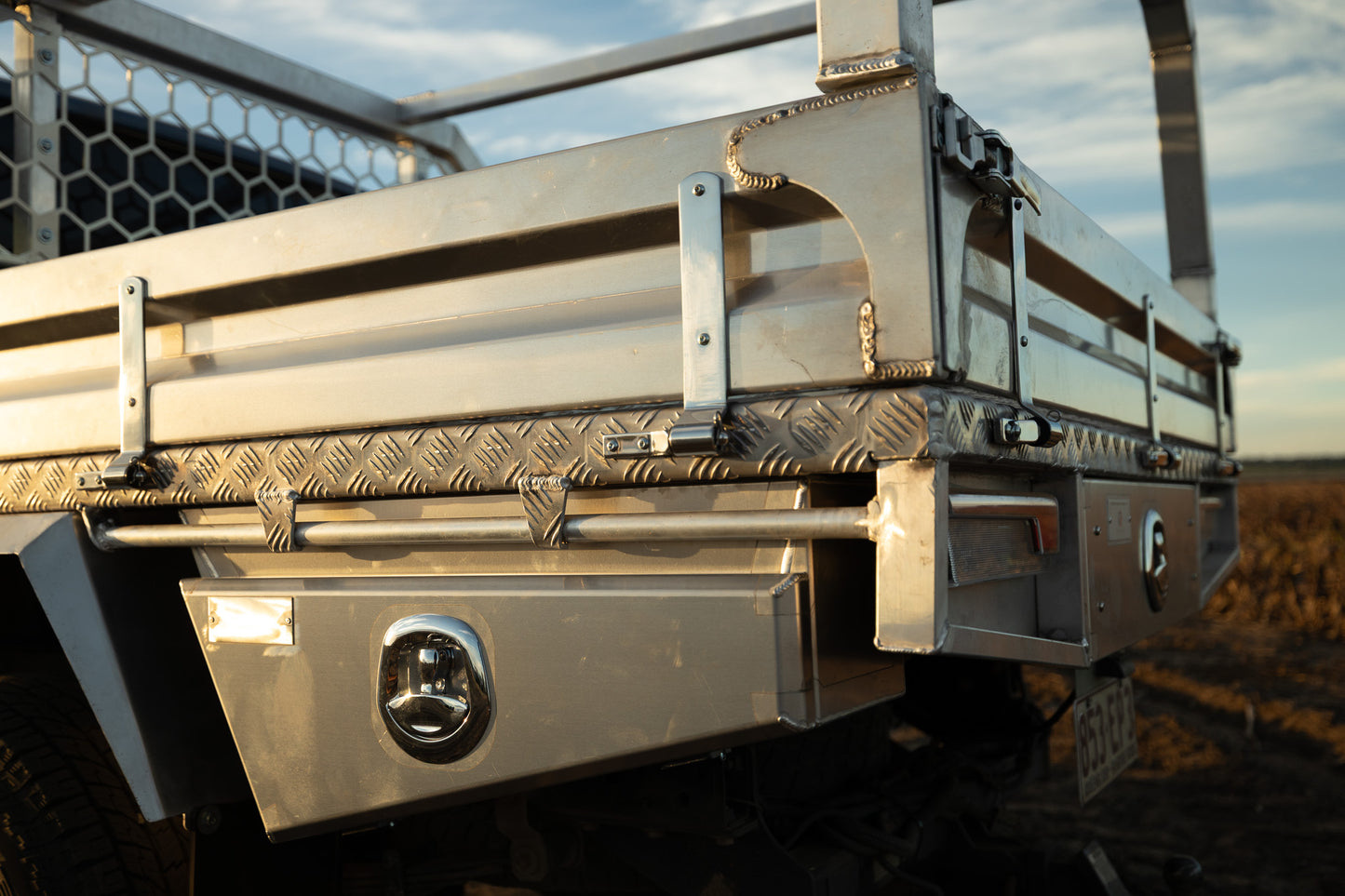 Heavy-Duty Alloy Tray – Dual Cab Utes | 5mm Folded Floor | 900mm Trundle | Under-Tray Boxes | 95L Water System