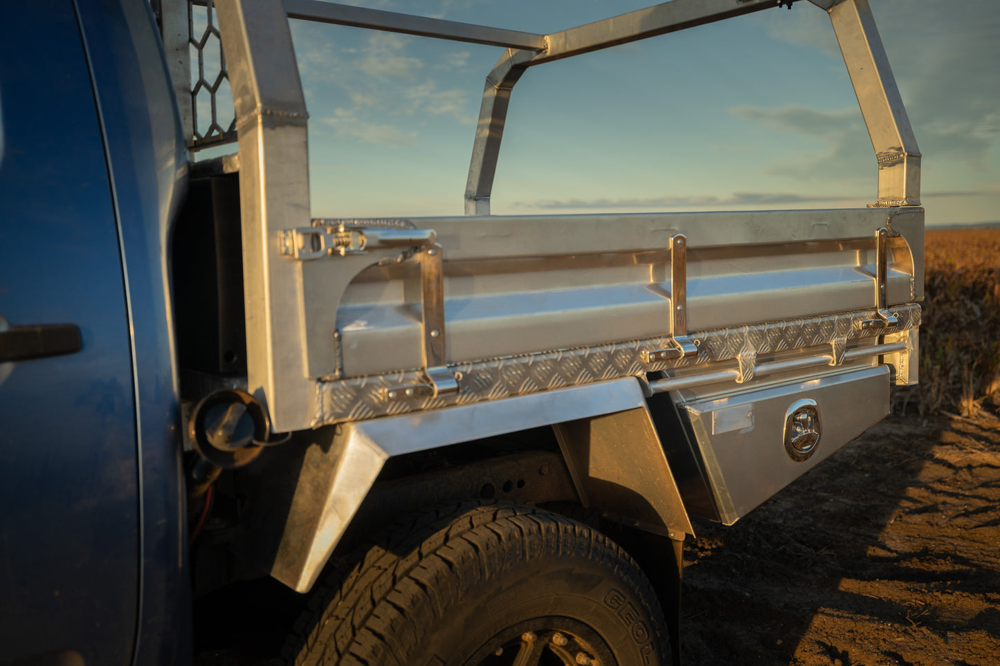 Heavy-Duty Alloy Tray – Dual Cab Utes | 5mm Folded Floor | 900mm Trundle | Under-Tray Boxes | 95L Water System