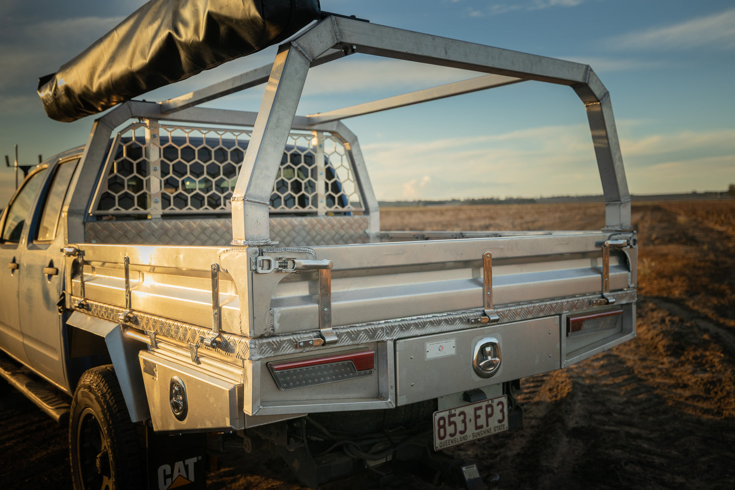Heavy-Duty Alloy Tray – Dual Cab Utes | 5mm Folded Floor | 900mm Trundle | Under-Tray Boxes | 95L Water System